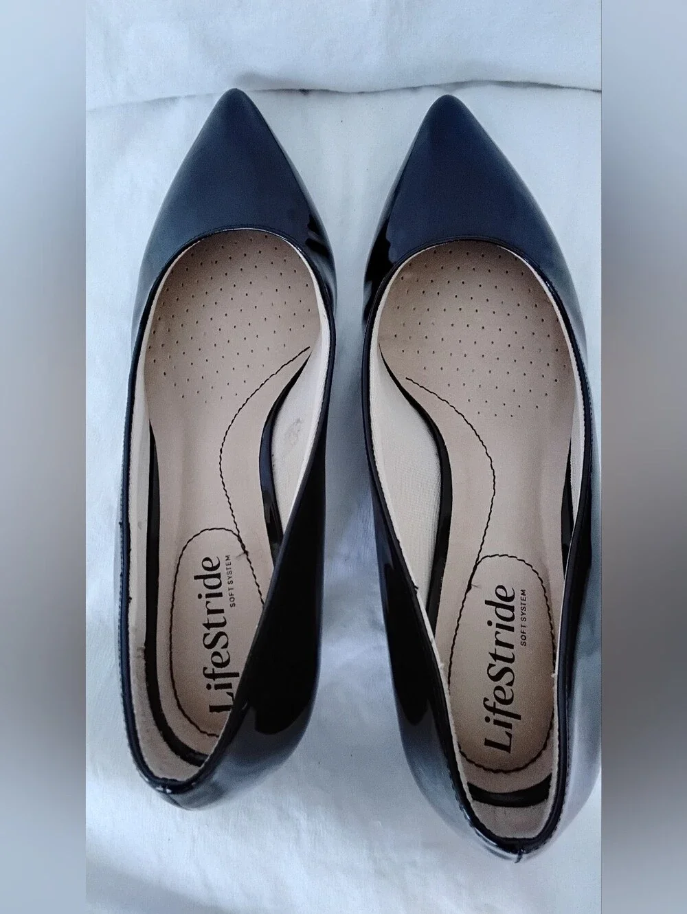 Life Stride Soft System Minx Elegant Black Patent Low Heel Pumps